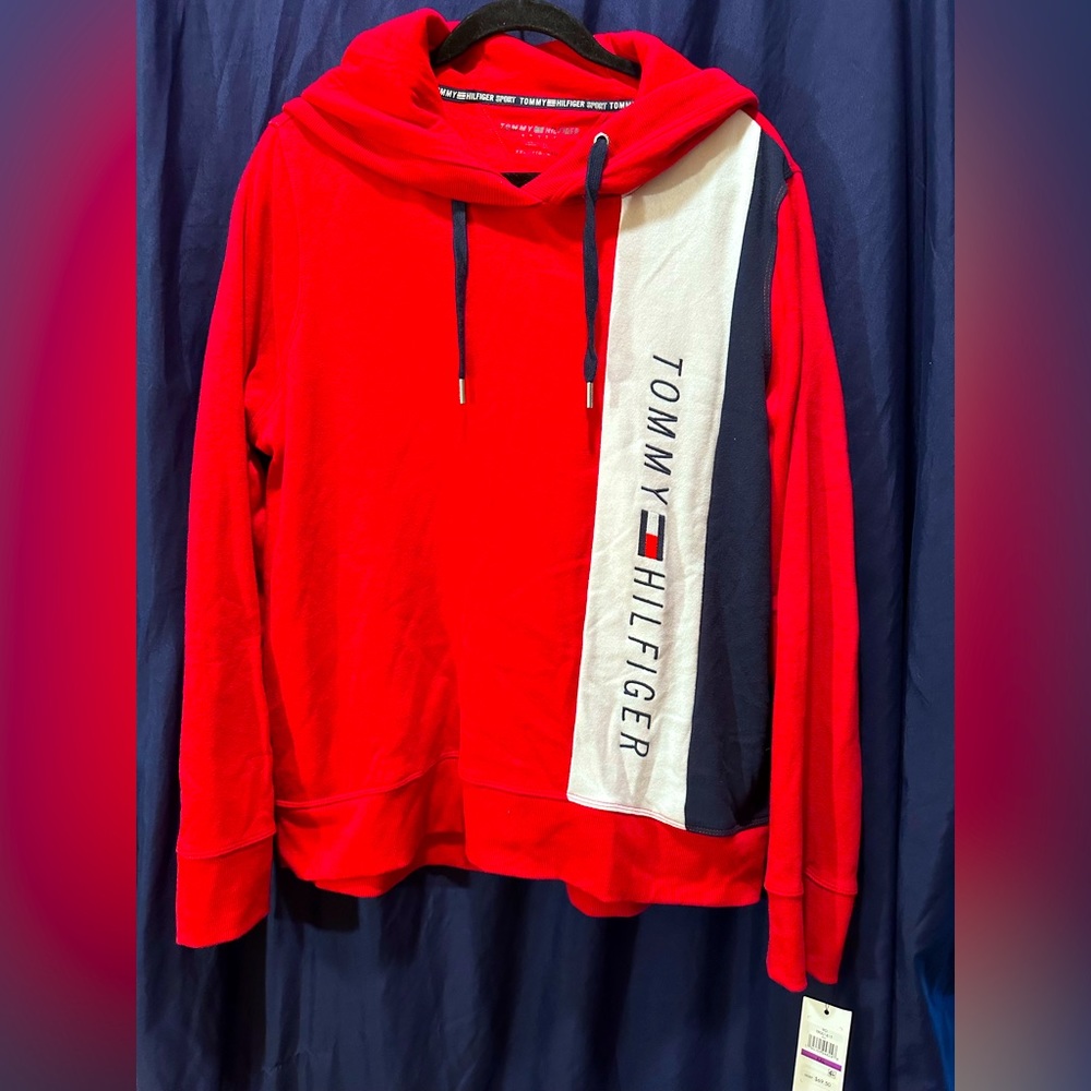 Tommy Hilfiger women’s long sleeve hoodie. NWT.  Size XXL